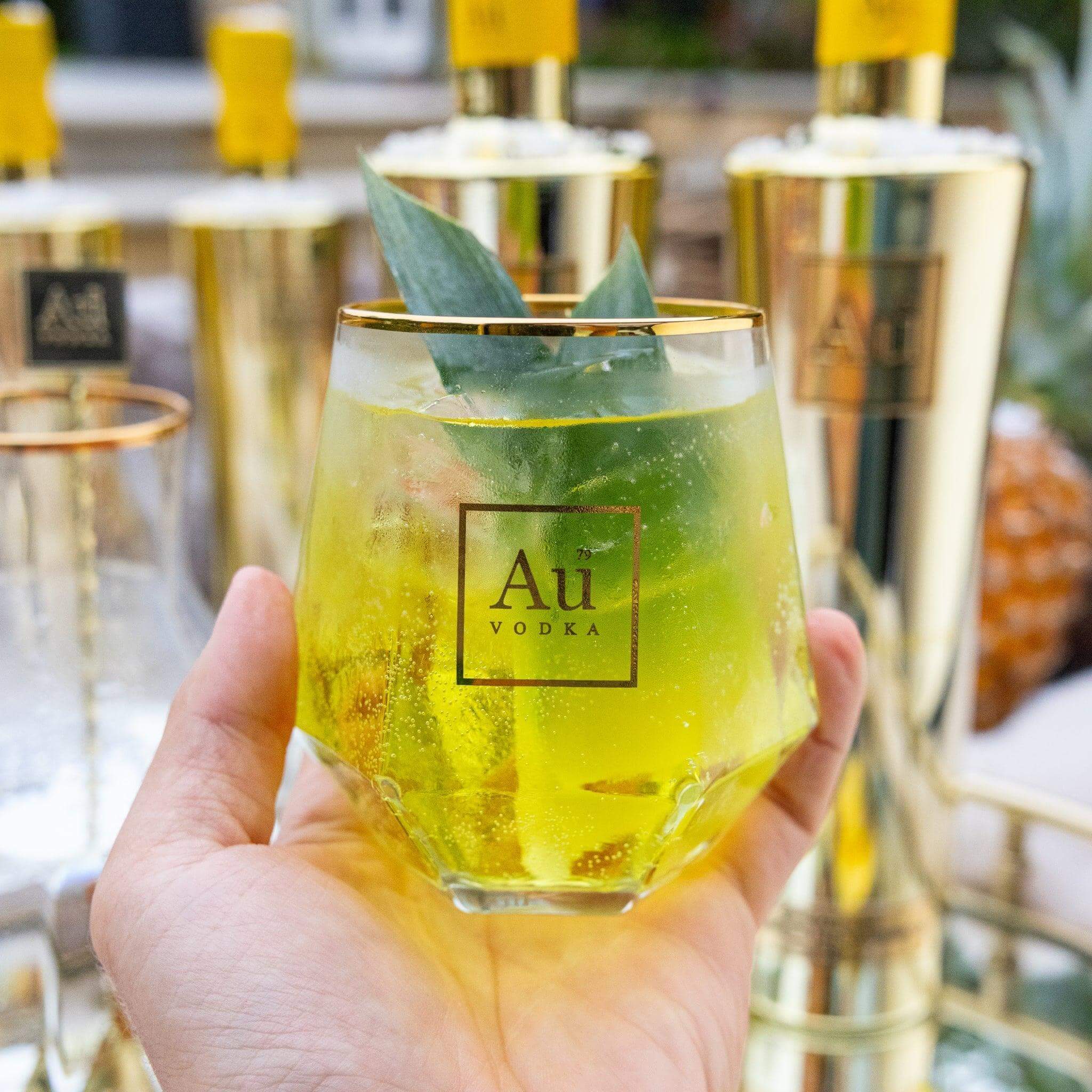 Au Vodka Pineapple Crush - Image 3