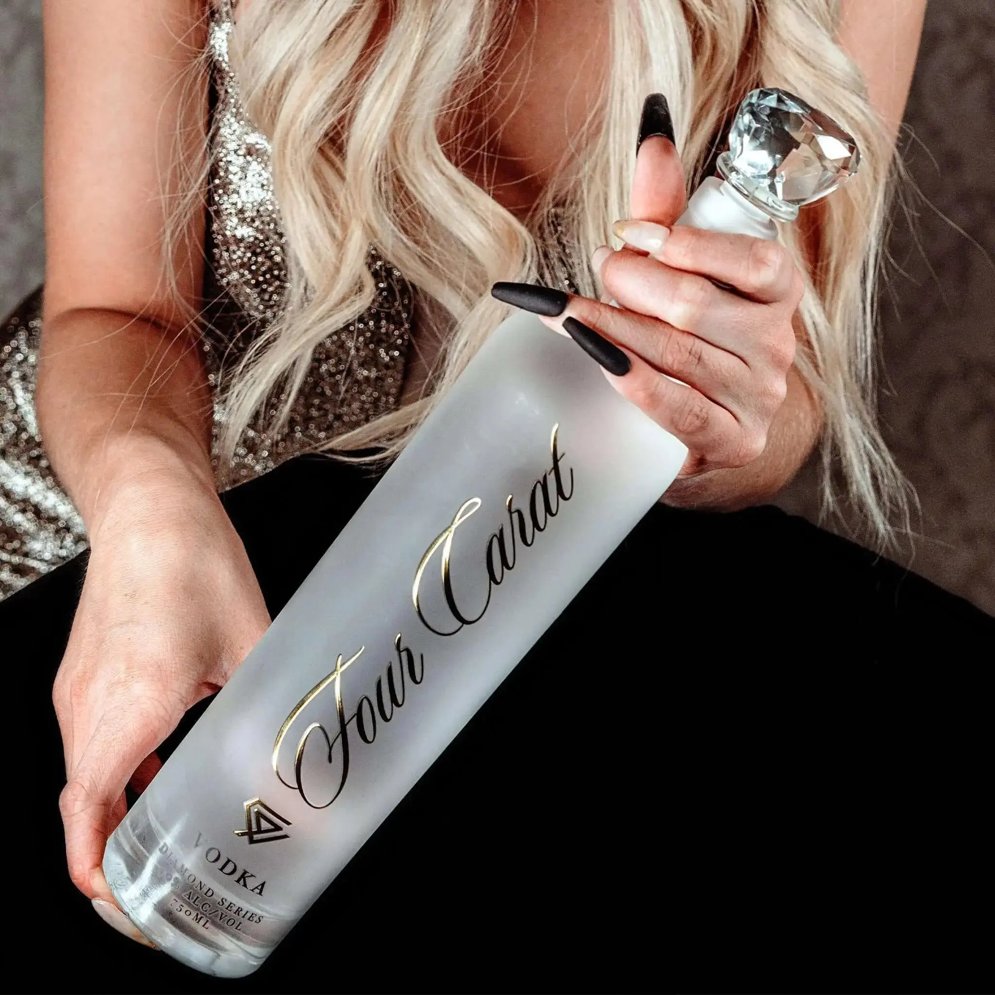 Four Carat Vodka Collectors Edition With Diamond Cut Closure - Image 2